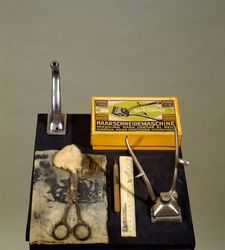 Haarschneidemaschine (da Ebrea) Hair clipping machine (from Ebrea)