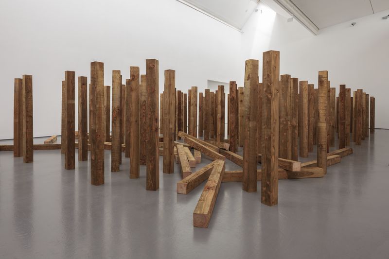 2015 SIGNE70238, Installation with wooden beams