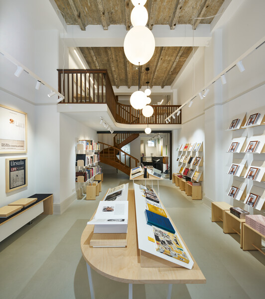 Bookshop01