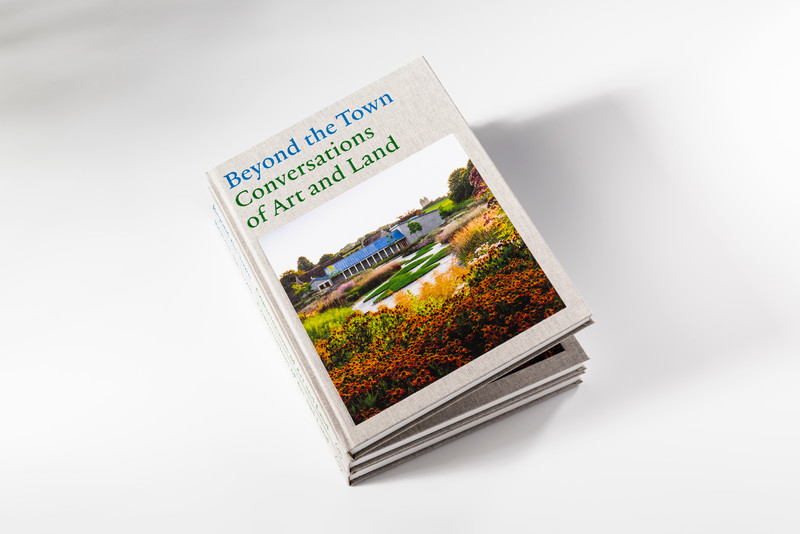 H&W_Beyond_the_Town_095