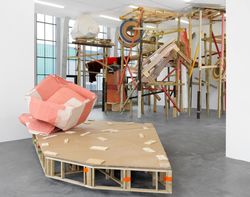 Installation view, Phyllida Barlow, ‘demo’, Kunsthalle Zürich, Switzerland, 2017